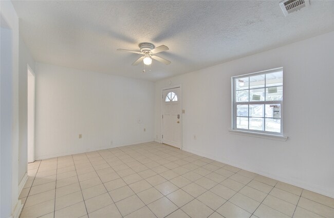 Foto del edificio - 10717 Pillot St