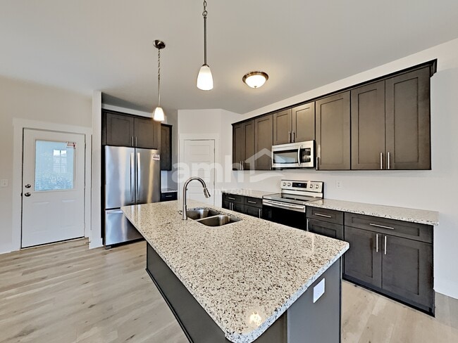Building Photo - 318 Charity Ln