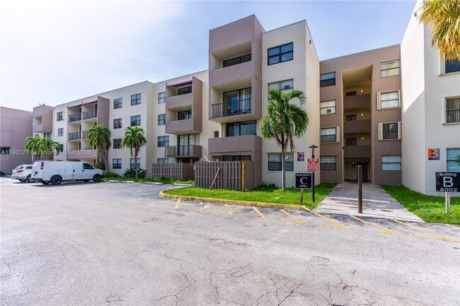 Foto del edificio - 8004 SW 149th Ave