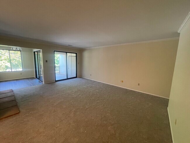 Building Photo - 703 S Lake Shore Dr