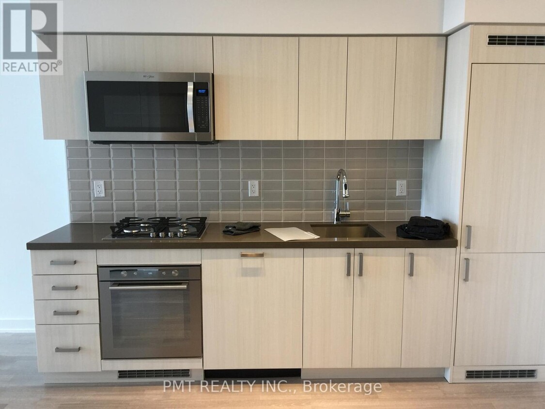 Photo principale - 501-501 St Clair Ave W