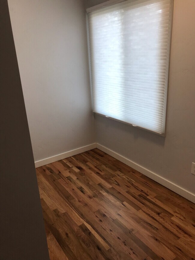 Foto del edificio - 5121 Peg St