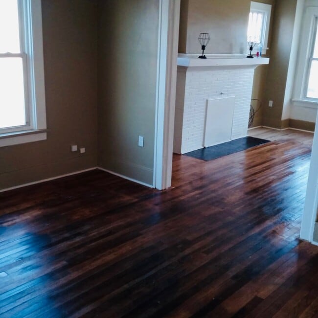 Foto del edificio - 1928 Gladstone St