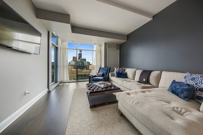 Foto del edificio - 303 W Ohio St