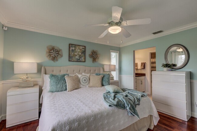 Foto del edificio - 3/2 CONDO IN LELY GOLF ESTATES IN NAPLES.