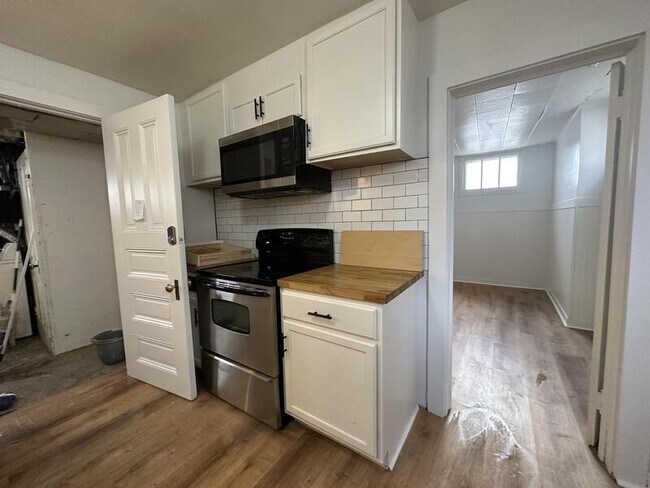 Building Photo - 1329 11th Ave