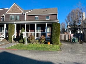 Building Photo - 2750 Diamond Loop