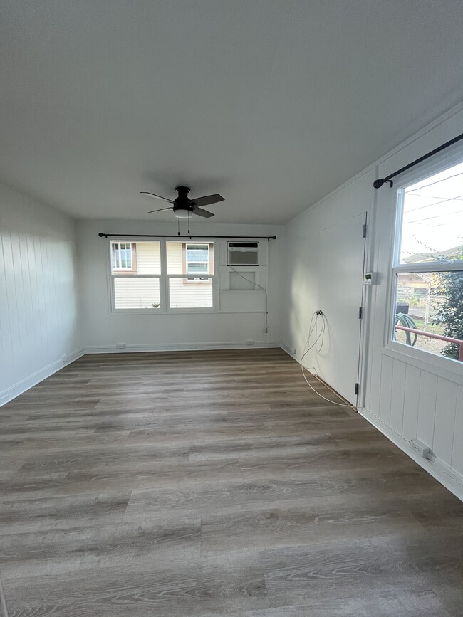 Building Photo - 371 Kalua Rd