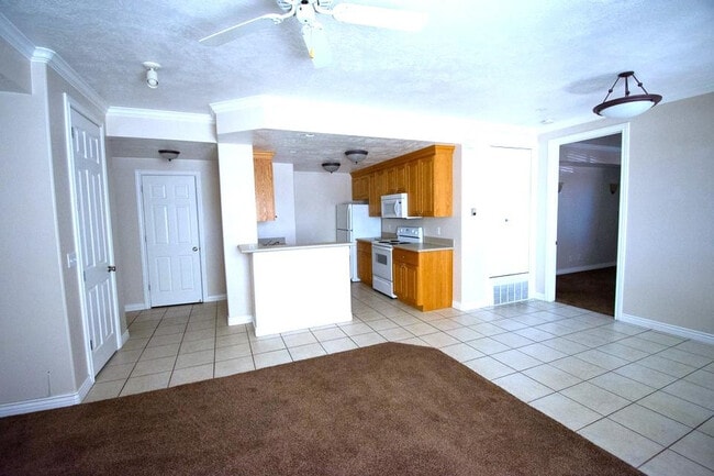 Building Photo - 272 W 400 N