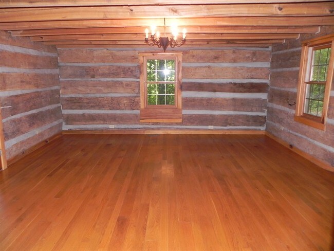 Building Photo - 8029 N Dog Trot Ln
