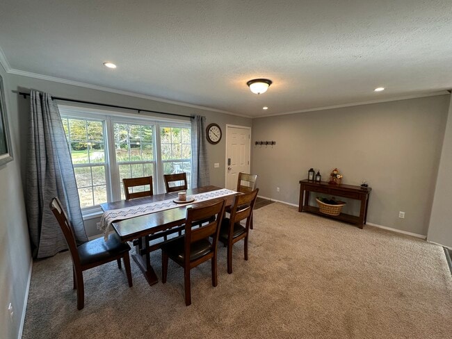 Building Photo - 456 Beede Hill Rd