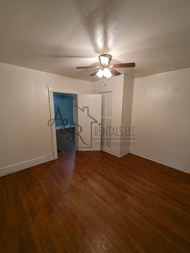 Foto del edificio - 438 E 23rd St