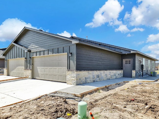 Building Photo - 2407 S Wheatland St