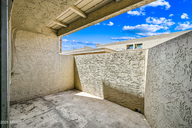 Building Photo - 2690 N 43rd Ave