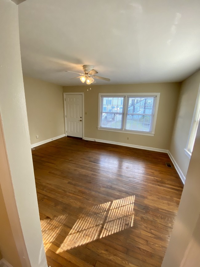 2 Bedroom, 1 Bath with Hardwood Floors - First Street Duplexes