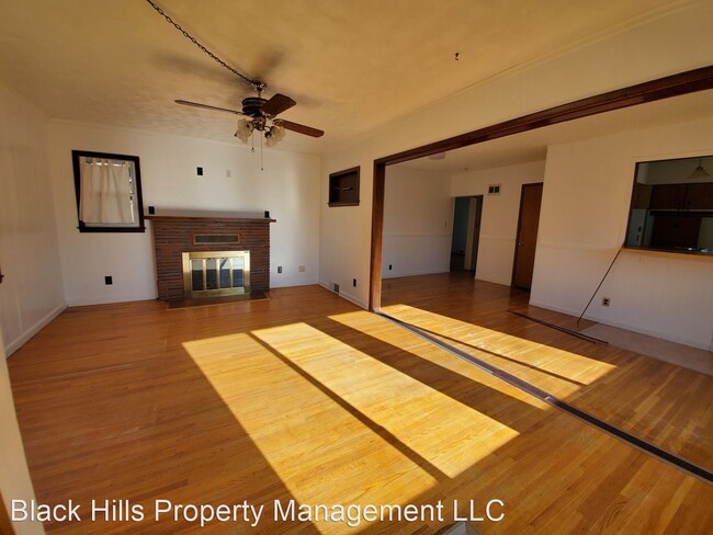 Building Photo - 4 br, 2 bath House - 4117 Canyon Lake Dr.