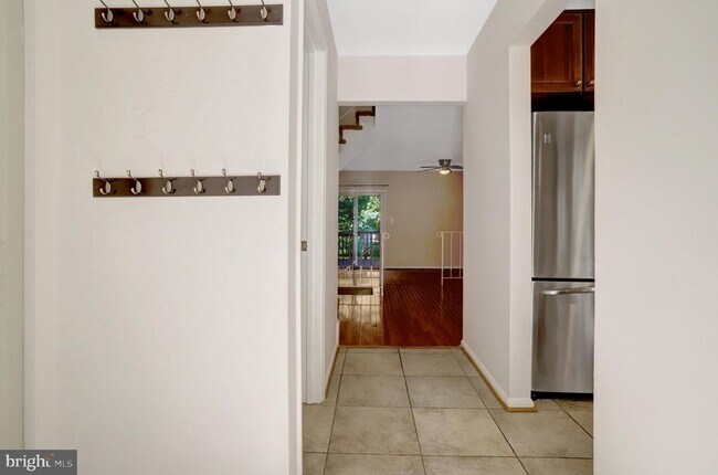 Foto del edificio - 7416 Spring Tree Dr