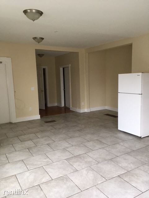 Building Photo - 122 Derby Ave