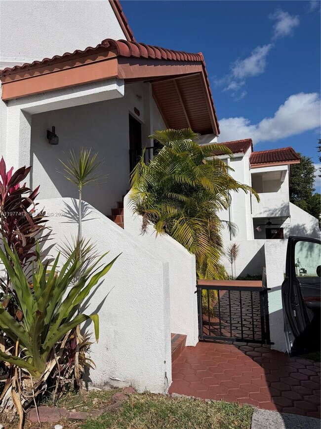 Building Photo - 7525 SW 153rd Pl