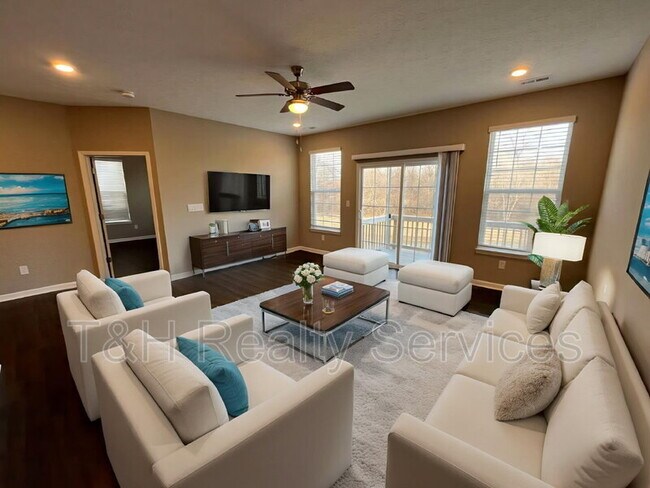 Foto del edificio - 5642 Brownstone Dr