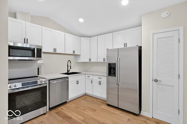 Building Photo - 9218 N Park Ave