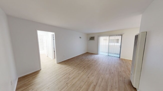 Interior Photo - Royal Terrace Apartments