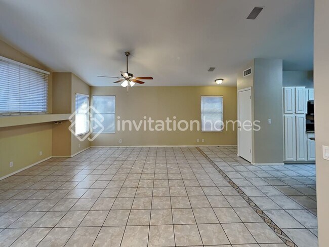 Foto del edificio - 281 N Oxford Ct