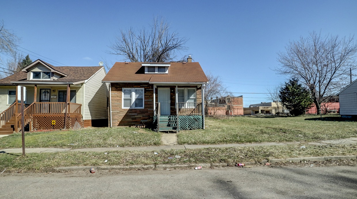 Primary Photo - 34 W Goodell St