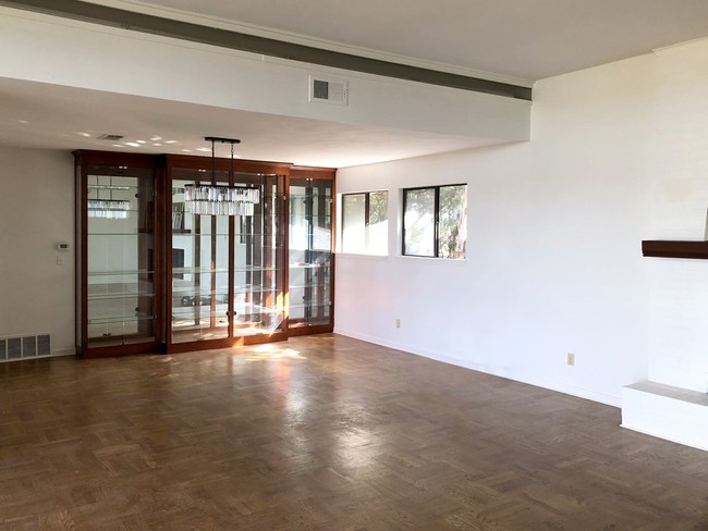 Building Photo - 112 Highlander Cove