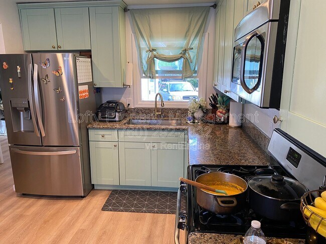 Building Photo - 5254 San Jacinto Pl
