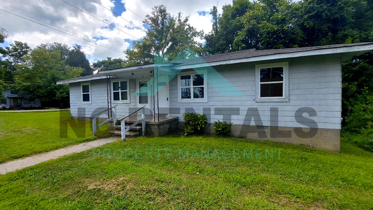 Primary Photo - 301 Royal Oak Ave
