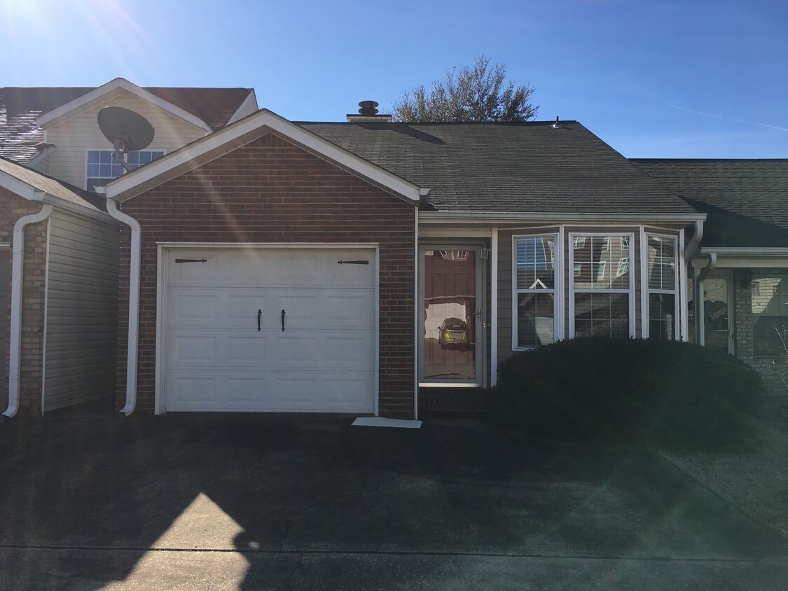 1395 Southern Gardens Dr, Tuscaloosa, AL 35404 Townhouse for Rent in Tuscaloosa, AL