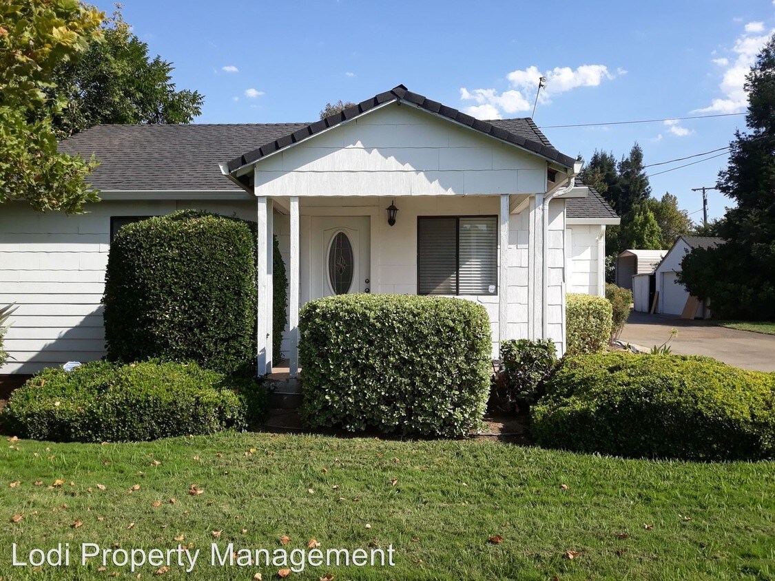 Primary Photo - 3 br, 1 bath House - 3149 E COLLIER ROAD