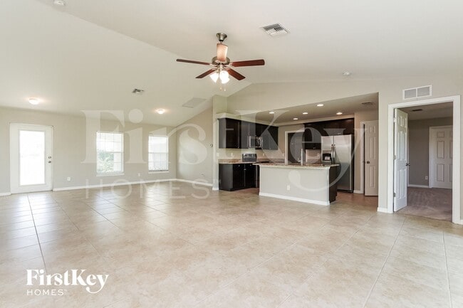 Foto del edificio - 23 NW 27th Ln