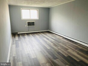 Building Photo - 1575 W Street Rd