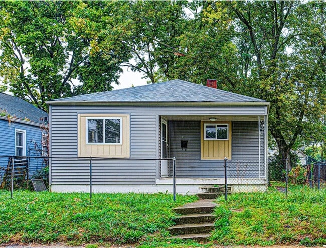 Building Photo - 734 N Arnolda Ave