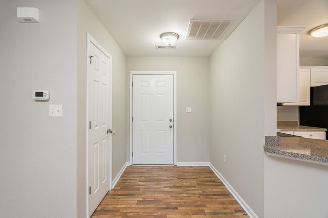 Building Photo - 1037 Stones Throw Ln