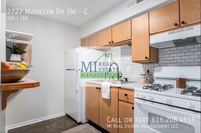 Building Photo - 2727 Madelyn Dr SW