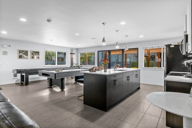 Building Photo - Aero Apartments