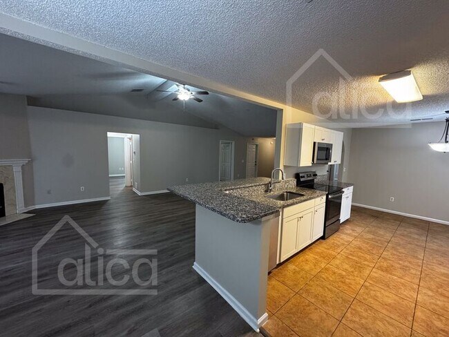 Foto del edificio - 7863 Spring Branch Dr S