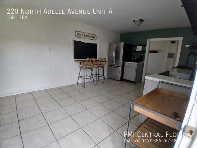 Building Photo - 220 N Adelle Ave