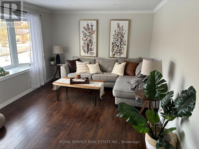 Building Photo - 5 Streamside Dr