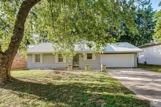 Building Photo - 2529 W Blackburn Dr