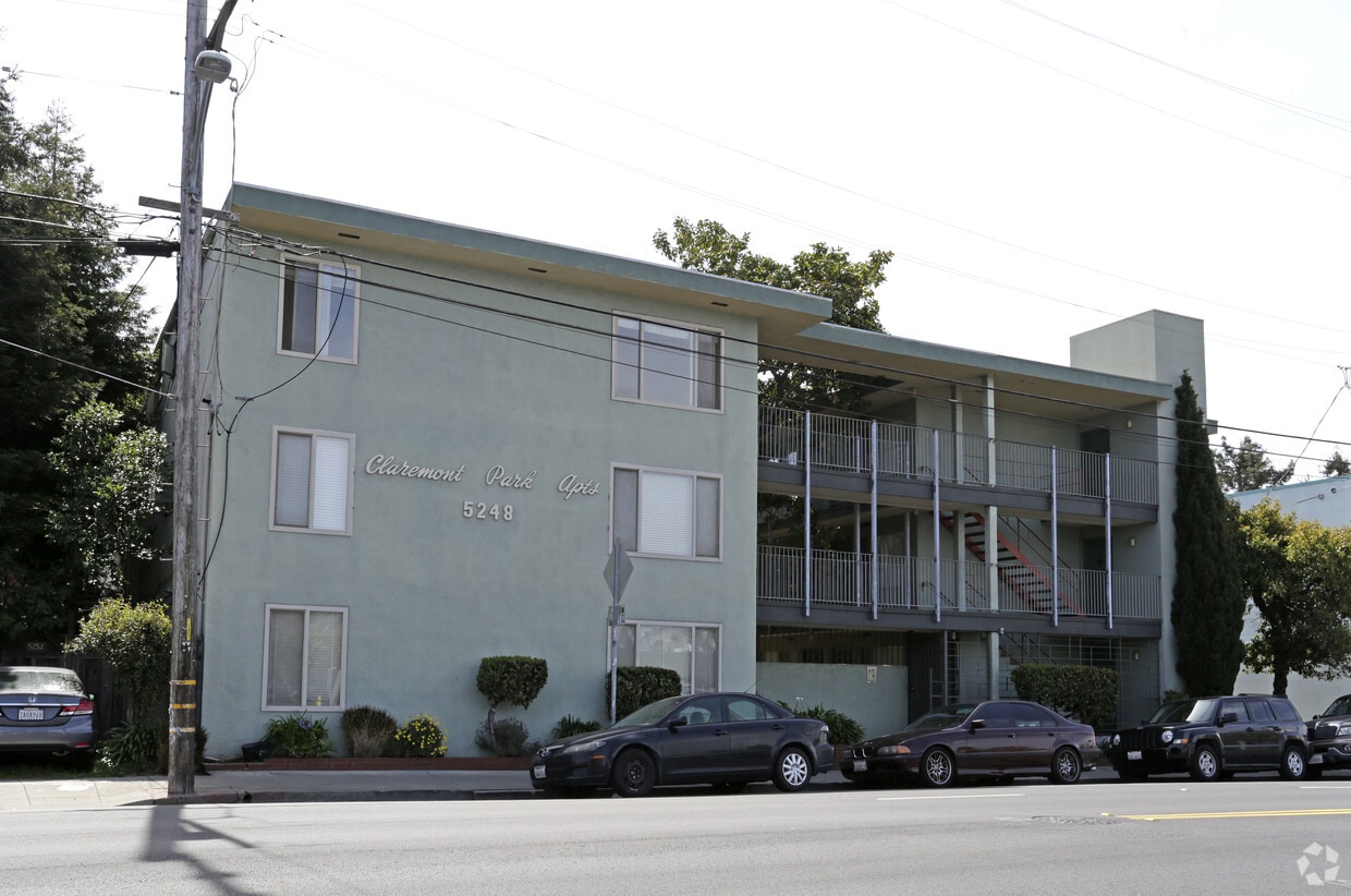 Building Photo - Claremont Park