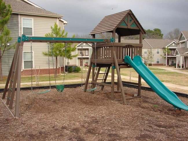 Building Photo - 200 Bostic Dr