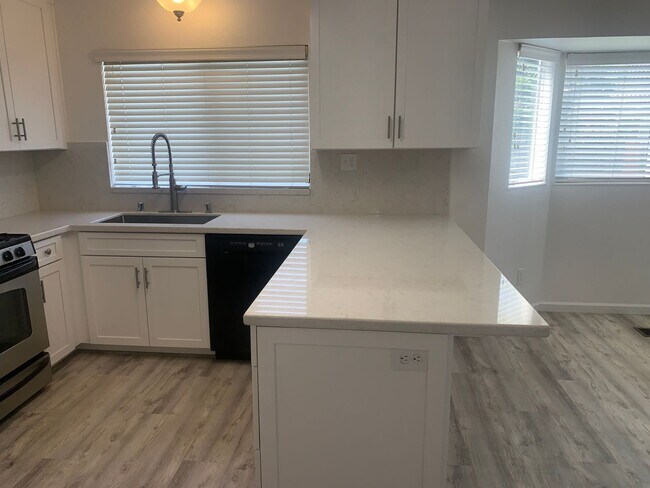 Foto del edificio - 2618 Valley Oak Way