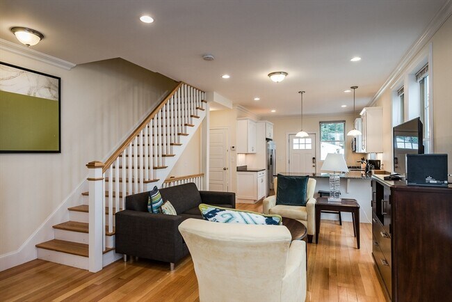 Foto del edificio - 1 Larose Pl