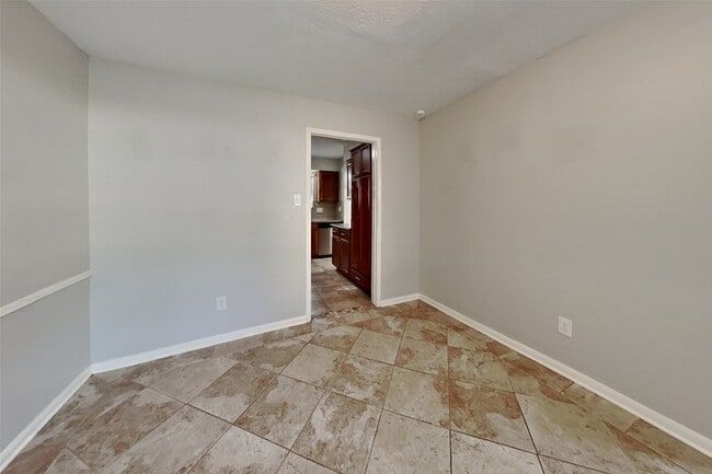 Foto del edificio - 14922 Spring Lake Dr