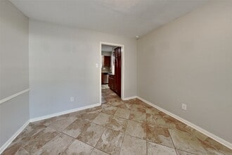 Building Photo - 14922 Spring Lake Dr