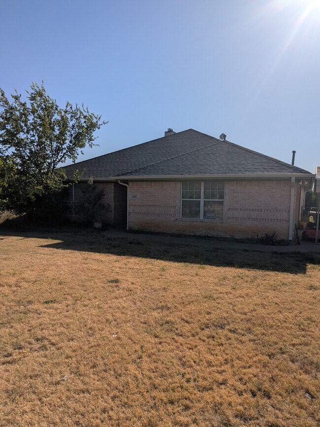 Foto del edificio - 8400 County Road 1014